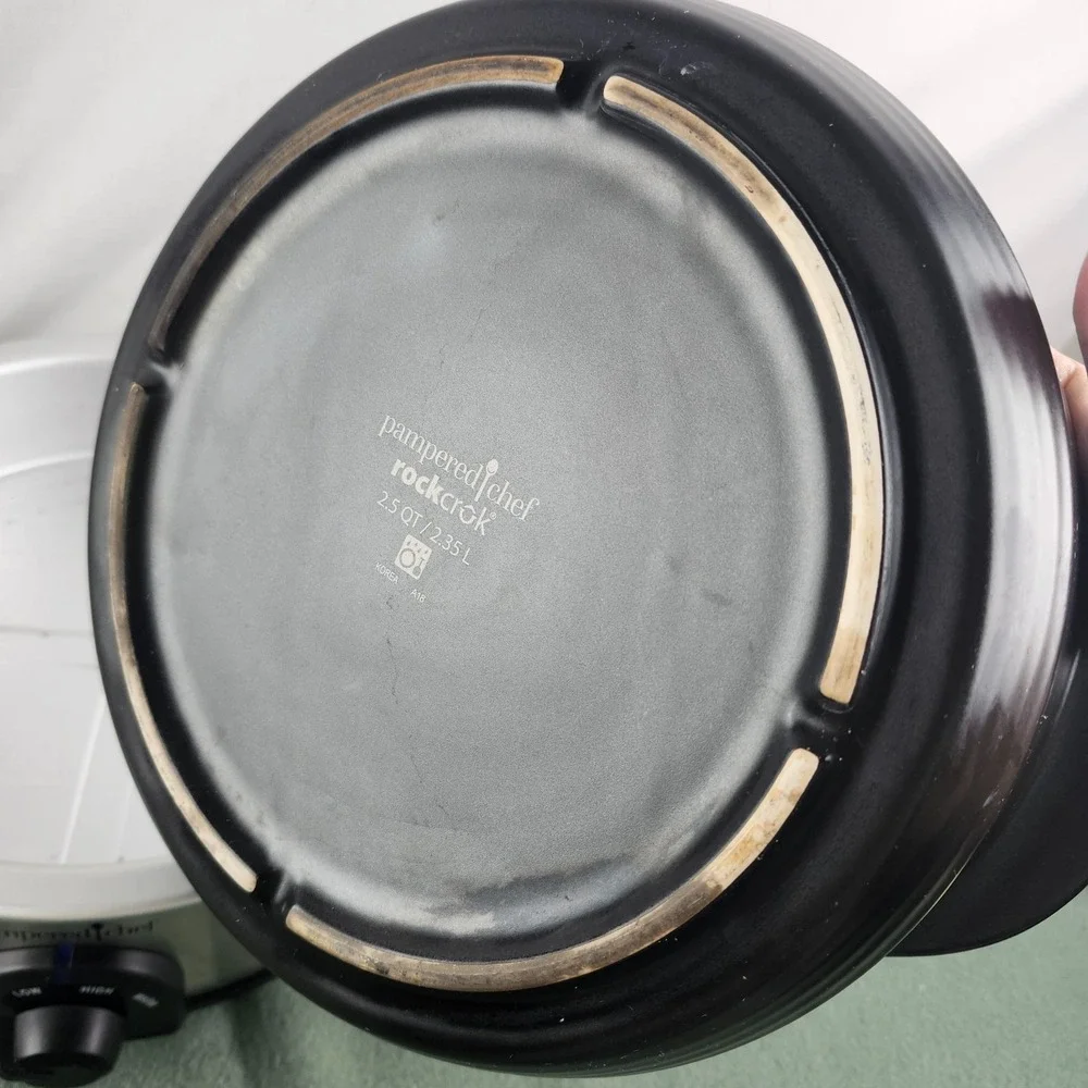 Pampered Chef Rockcrok Slow Cooker, Everyday Pan-  2.5 Quart - No Lid